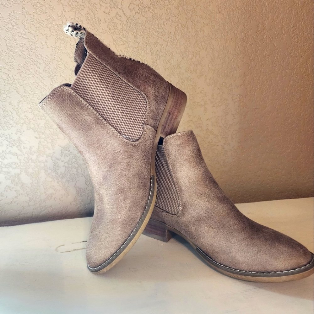 Very CJ booties
